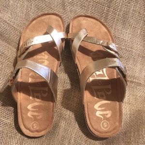 NWOT rose gold mad love sandals
